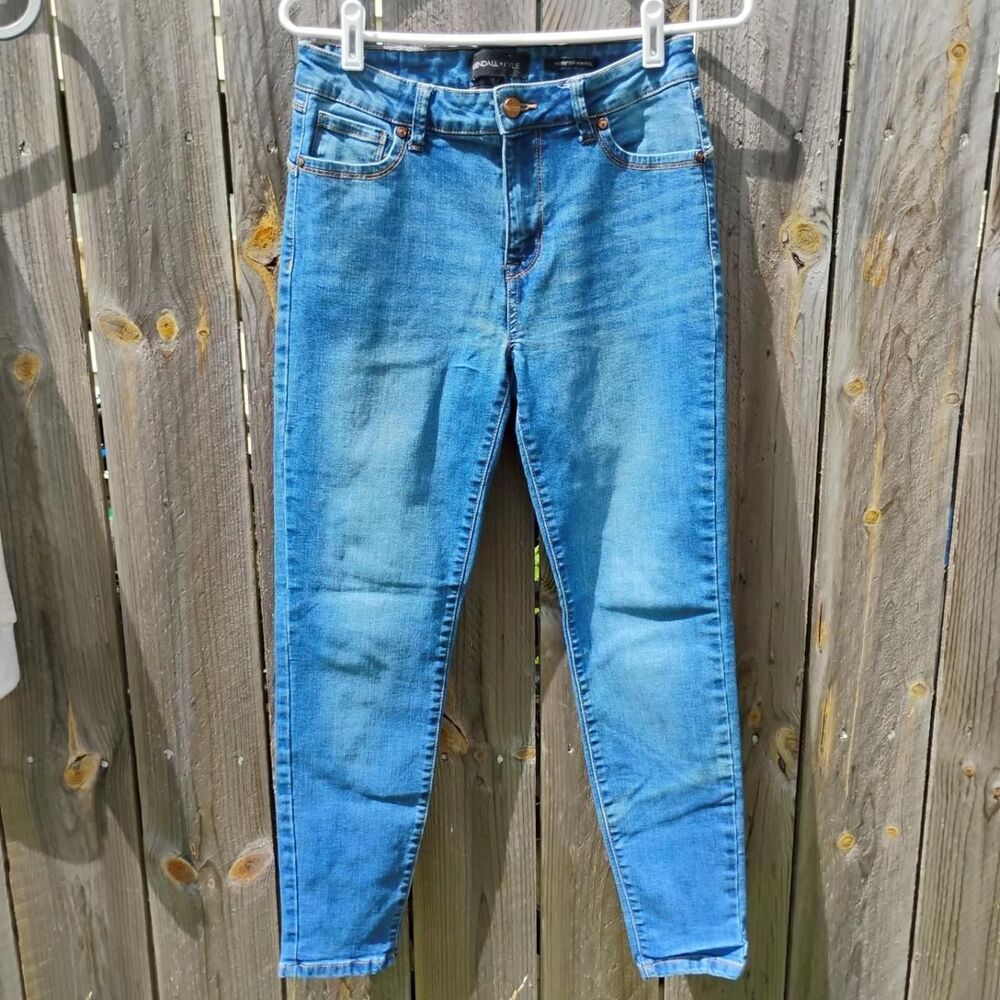 Kendall + Kylie High Waisted Skinny Jeans Size 9 Butt Lifting